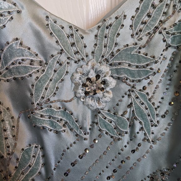 STUNNING SILK Gown | M | Beaded & Sequined | Floral Appliques | ICE BLUE | EVC - Picture 6 of 16